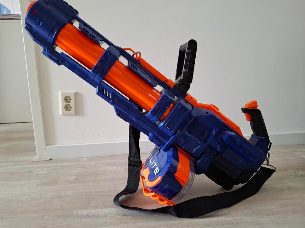 Nerf Elite Titan CS-50 Blaster voor 50 Darts, Ophalen, Zo goed als nieuw, Jongen of Meisje