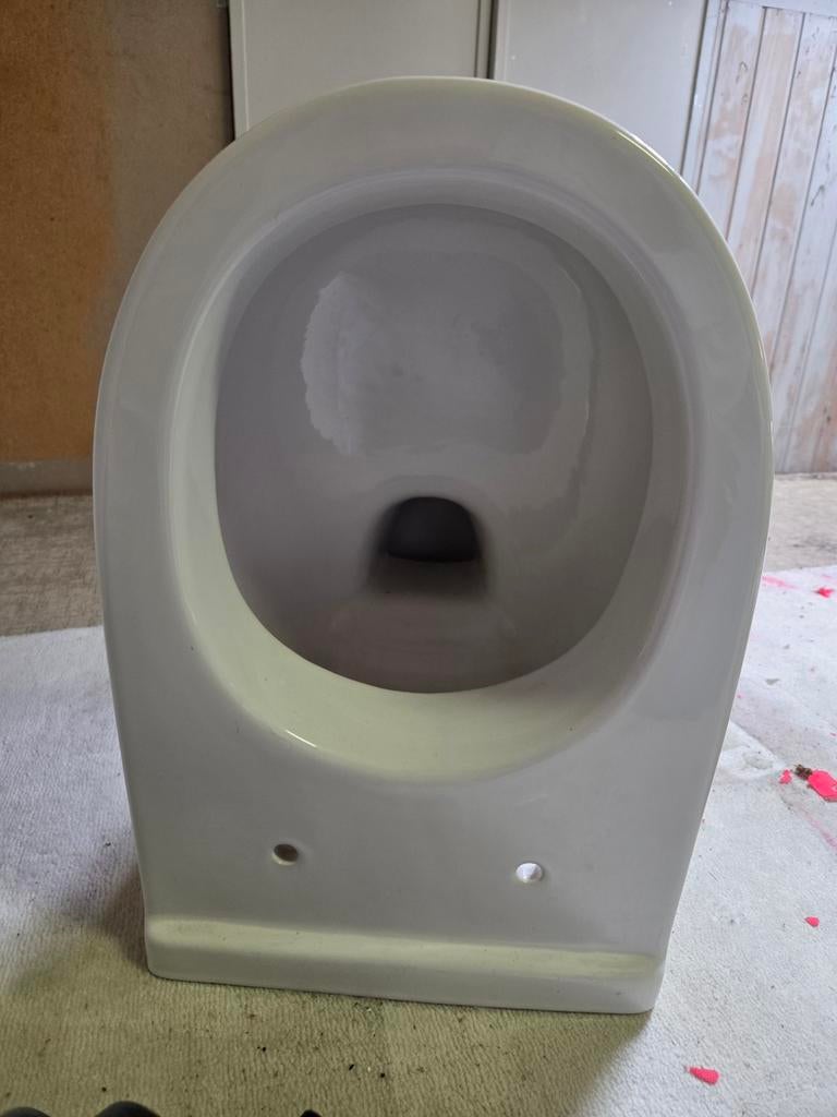 Nieuwe toiletpot Sphinx, Ophalen