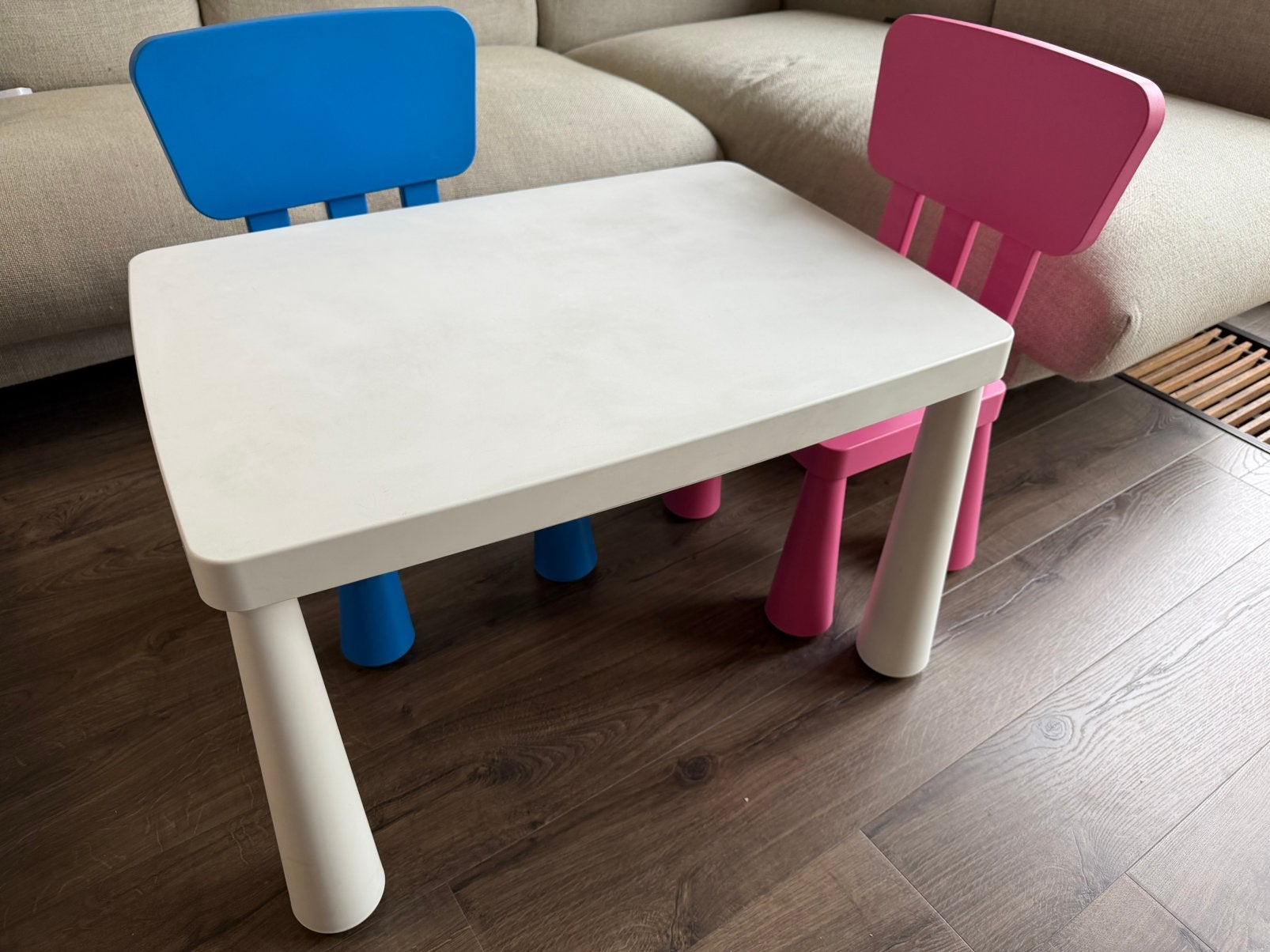 Ikea mammut kindertafel en stoelen, Ophalen, Zo goed als nieuw, Rechthoekig, 50 tot 100 cm