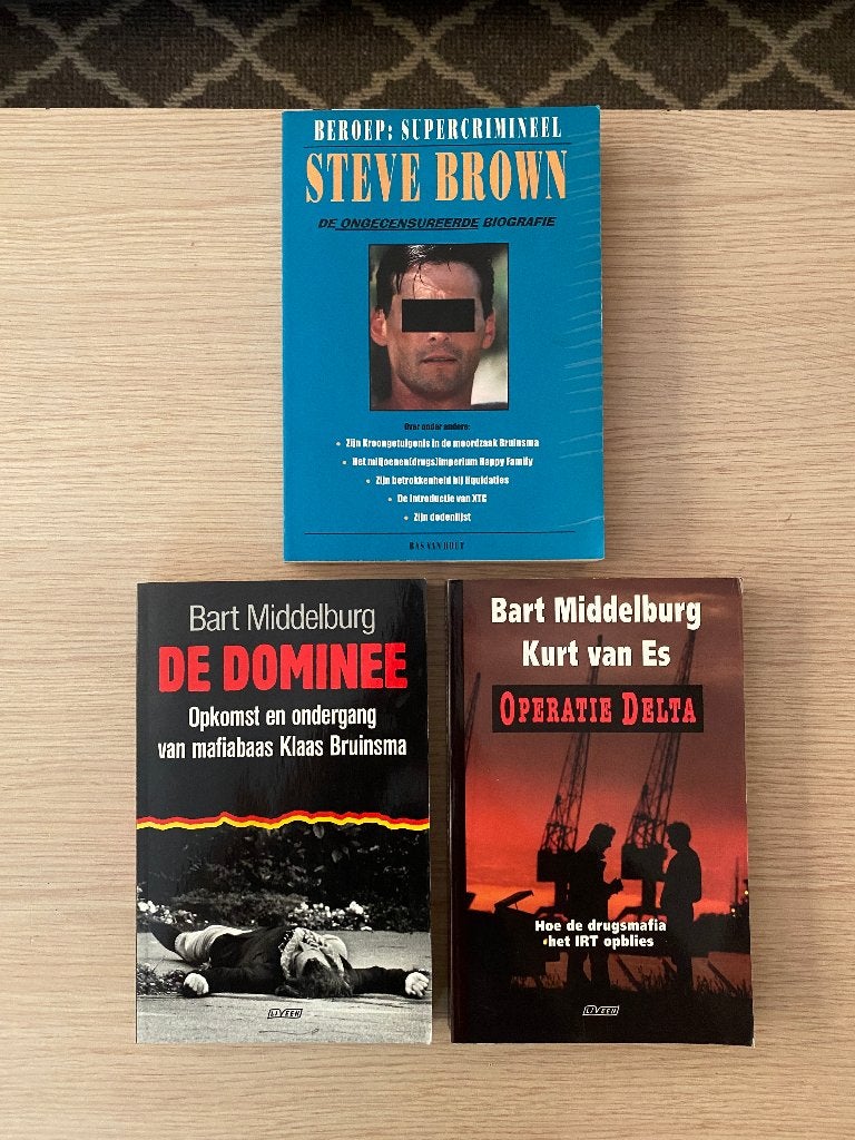 Nederlandse True Crime Boeken, Misdaad Boeken, Ophalen of Verzenden, Zo goed als nieuw