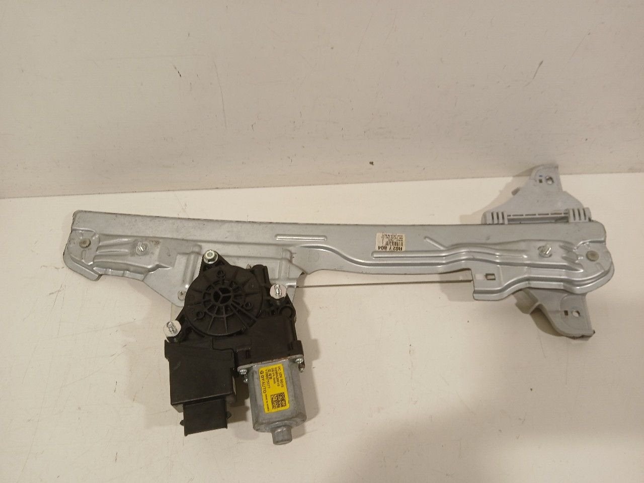 Raammechaniek elektrisch rechts voor Hyundai Kona, Onderdelen@venauto.nl, Van der Ven Autorecycling B.V., Gebruikt, Ettenseweg 76, 4706 PB Roosendaal, The Netherlands