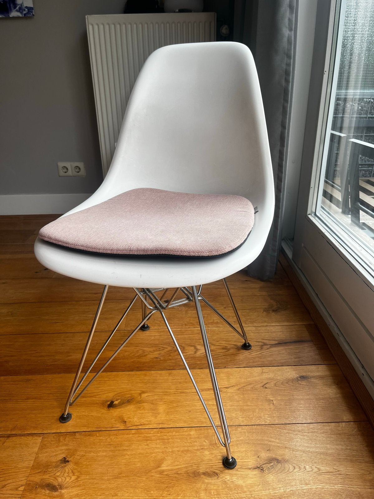 5 stuks Vitra Eames DSR Stoel - Wit met Verchroomd Onderstel, Huis en Inrichting, Ophalen, Kunststof, Gebruikt, Wit