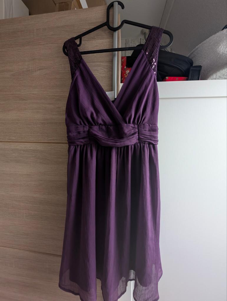 2 x Jurkje. Paars en zwart. Maat M. Beiden 1 x Gedragen., Kleding | Dames, Maat 38/40 (M), Zwart, Ophalen of Verzenden, Zo goed als nieuw