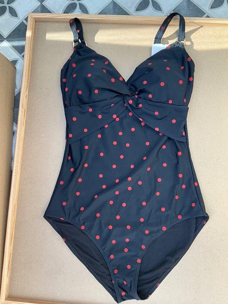 Beachwave badpak knoopdetail zwart/brique Gestipt maat 42, Beachwave badpak knoopdetail zwart/brique Gestipt maat 42, Zwart, Nieuw