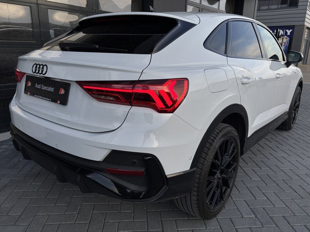 Audi Q3 Sportback 45 TFSIe S-line Matrix Pano Sonos Memory S, Gebruikt, Leder en Stof, Wit, SUV of Terreinwagen