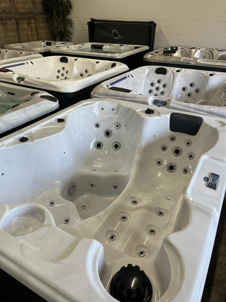 Nieuwe compacte 3 persoons Spa Jacuzzi Blue Shark, Ophalen, Nieuw