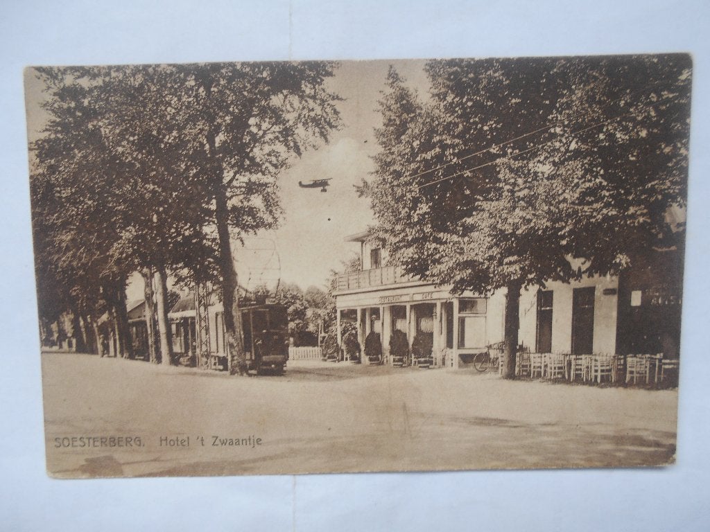 Soesterberg 1930: Hotel 't Zwaantje met tram voor de deur, Verzamelen, Ophalen of Verzenden, 1920 tot 1940, Gelopen, Utrecht