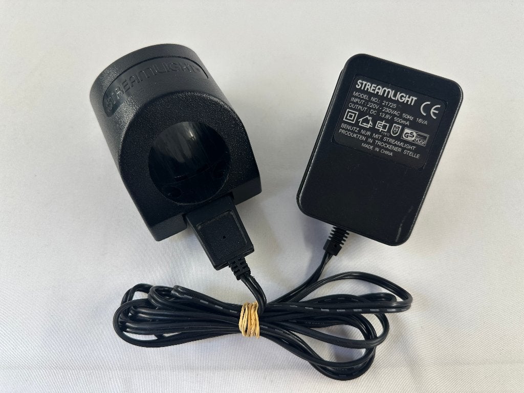 Streamlight houder SL-20 + stroom adapter, Gebruikt, Onbekend, Ophalen of Verzenden, Onbekend