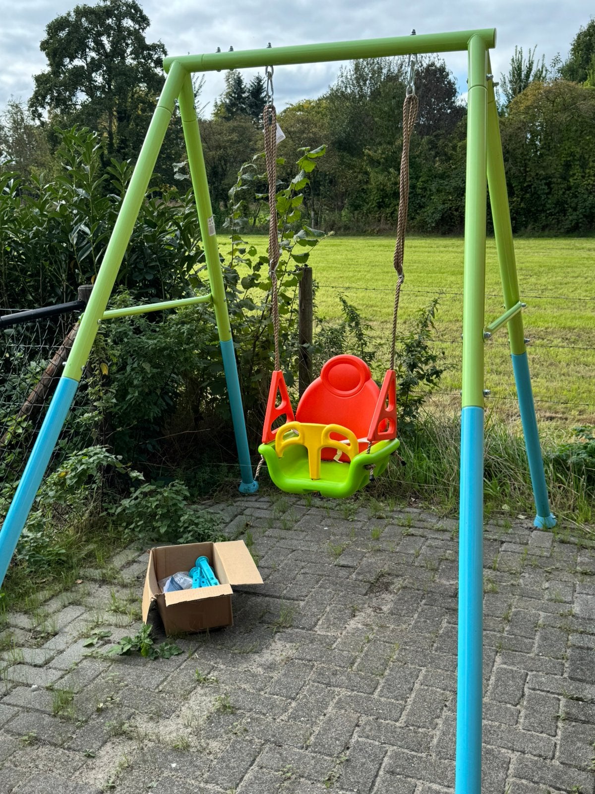 Stevige schommel van Intex met 3 verschillende zitjes, Kinderen en Baby's, Ophalen, Zo goed als nieuw, Schommel