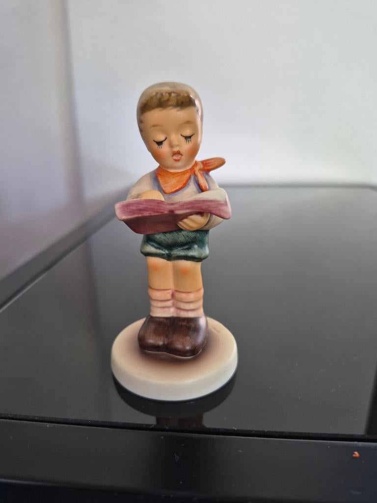 Vintage Hummel beeldje: Jongen leest boek, Ophalen of Verzenden
