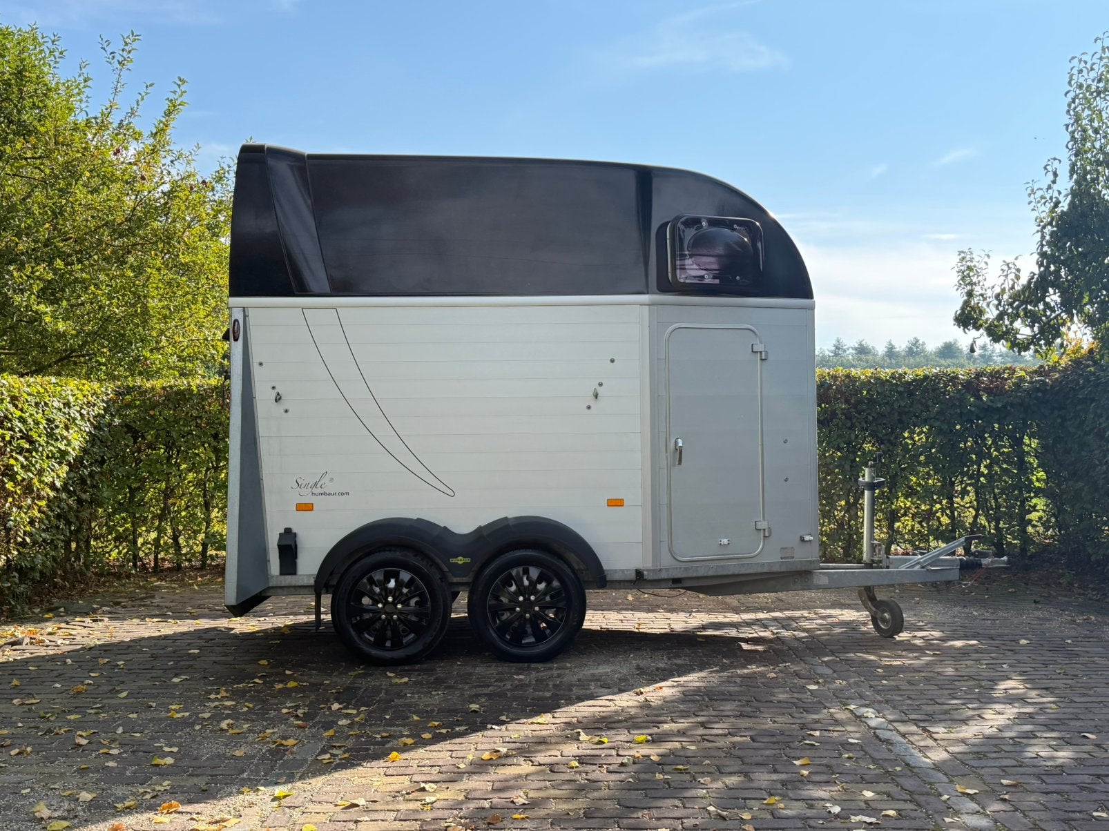 Nette 1.5 paards humbaur vol aluminium met zadelkamer, Ophalen, TT Paardentrailers, Aluminium, Zo goed als nieuw