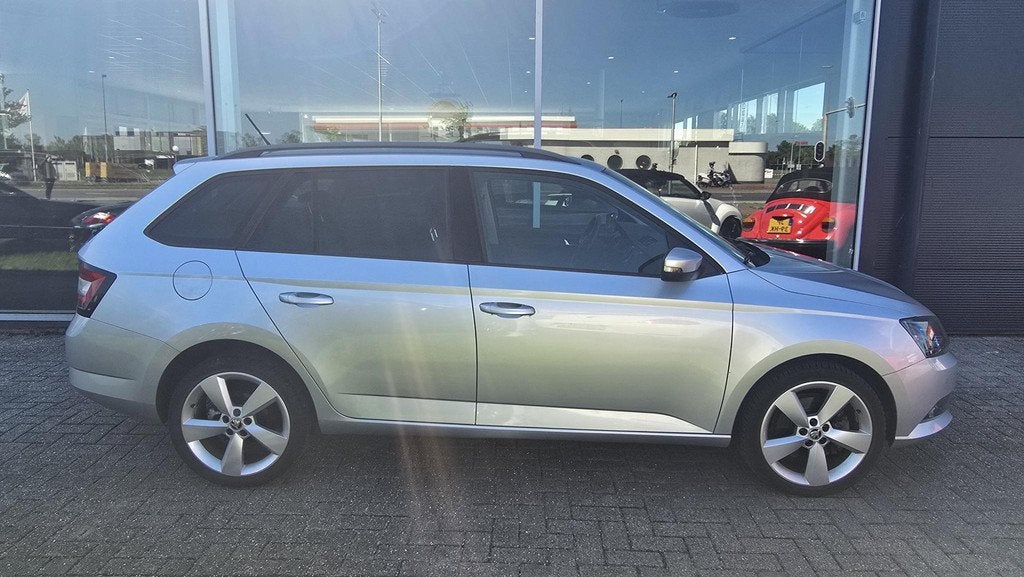 Skoda Fabia Combi 1.2 TSI First Edition Style |NAP|1e eigena, Auto's, Skoda, Stof, Automatische klimaatregeling, Origineel Nederlands