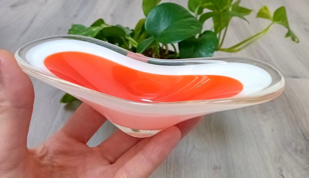 art glas schaal in oranje, wit en helder glas, Antiek en Kunst, Verzenden
