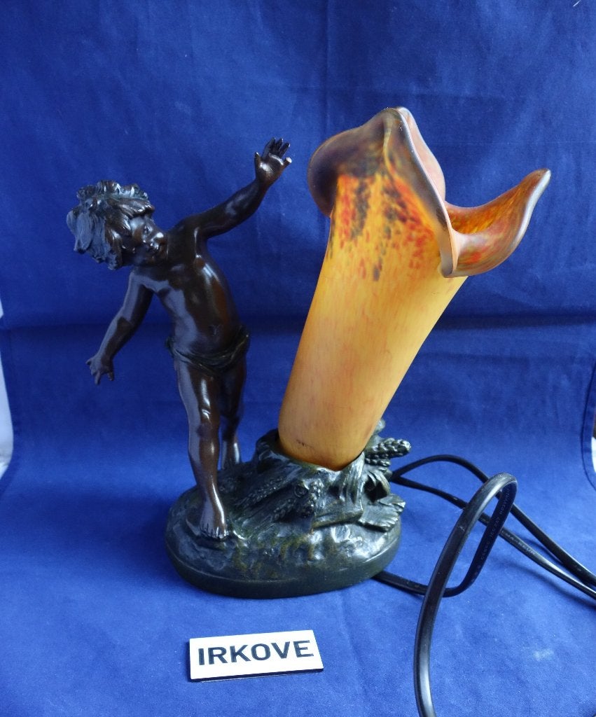 BRONZEN TAFEL LAMP MET JONGETJE * Gemerkt! Moreau *, Ophalen of Verzenden