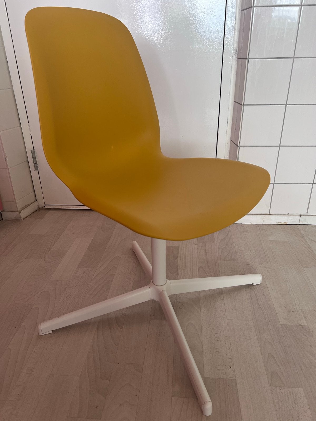 Gele Ikea draaistoel, Ophalen, Kunststof, Gebruikt, Overige kleuren