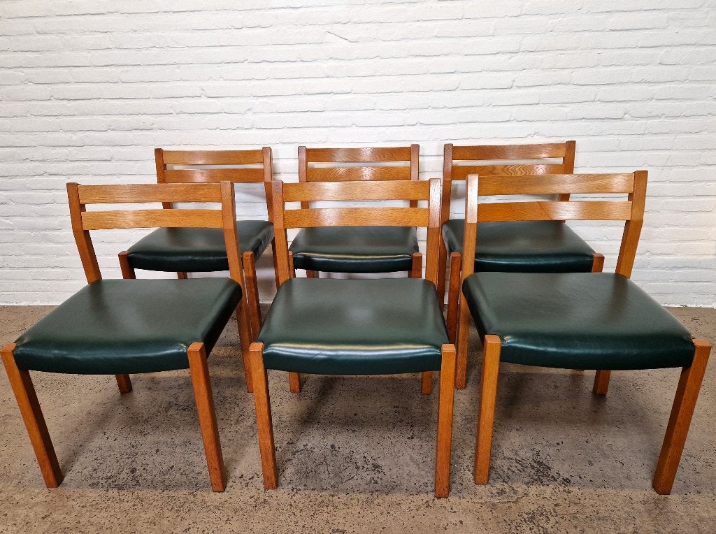 6 Model 401 Eetkamerstoelen | Jorgen Møller, Huis en Inrichting, Stoelen, Ophalen, Moller, deens design, eiken, eetkamerstoelen, groen, leer