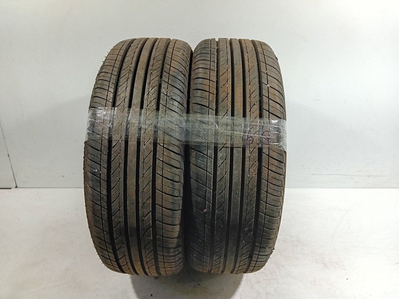Bandenset 2 stuks Zomer 195 60 R15, Auto-onderdelen, Banden en Velgen, Onderdelen@venauto.nl, Van der Ven Autorecycling B.V., Gebruikt