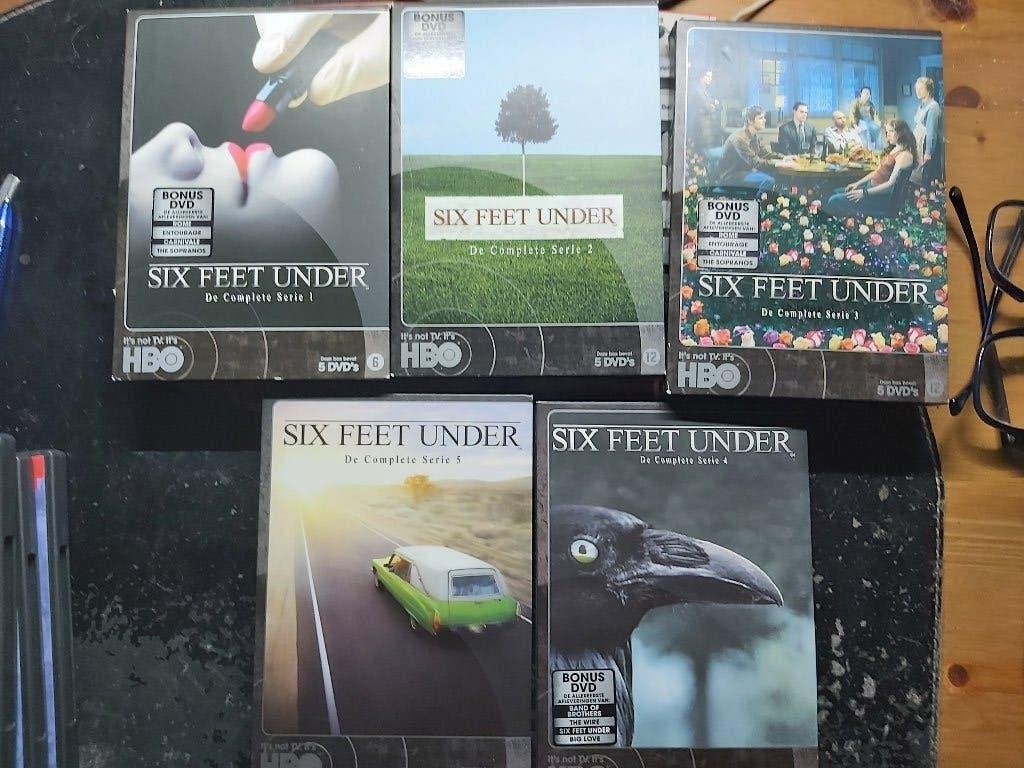 Six feet under  1 t/m. 5  compleet, Engels, Nederlands, Overige genres, Ophalen of Verzenden