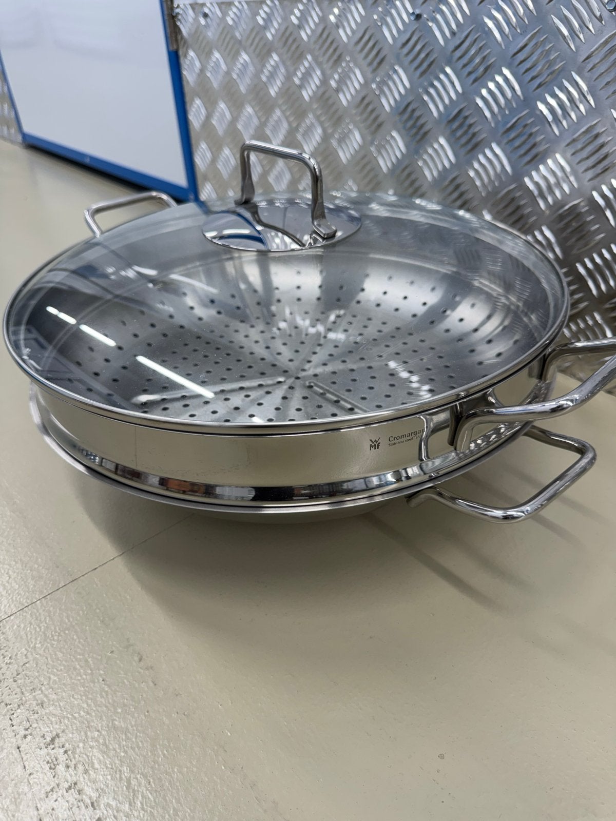 WMF Cromargan Wok-/Stoompan met Glazen Deksel, Nieuw, Met deksel, Nieuw, Ophalen of Verzenden, Wok
