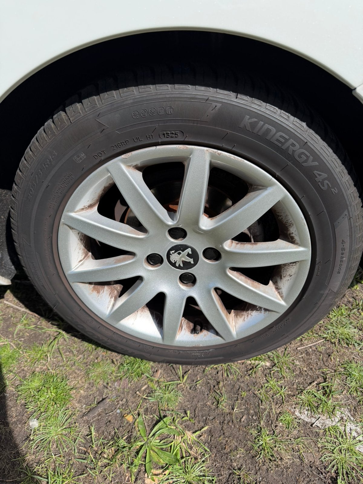 Foto 8 van Peugeot 308 1.6 VTI CC 2011 Wit facelift