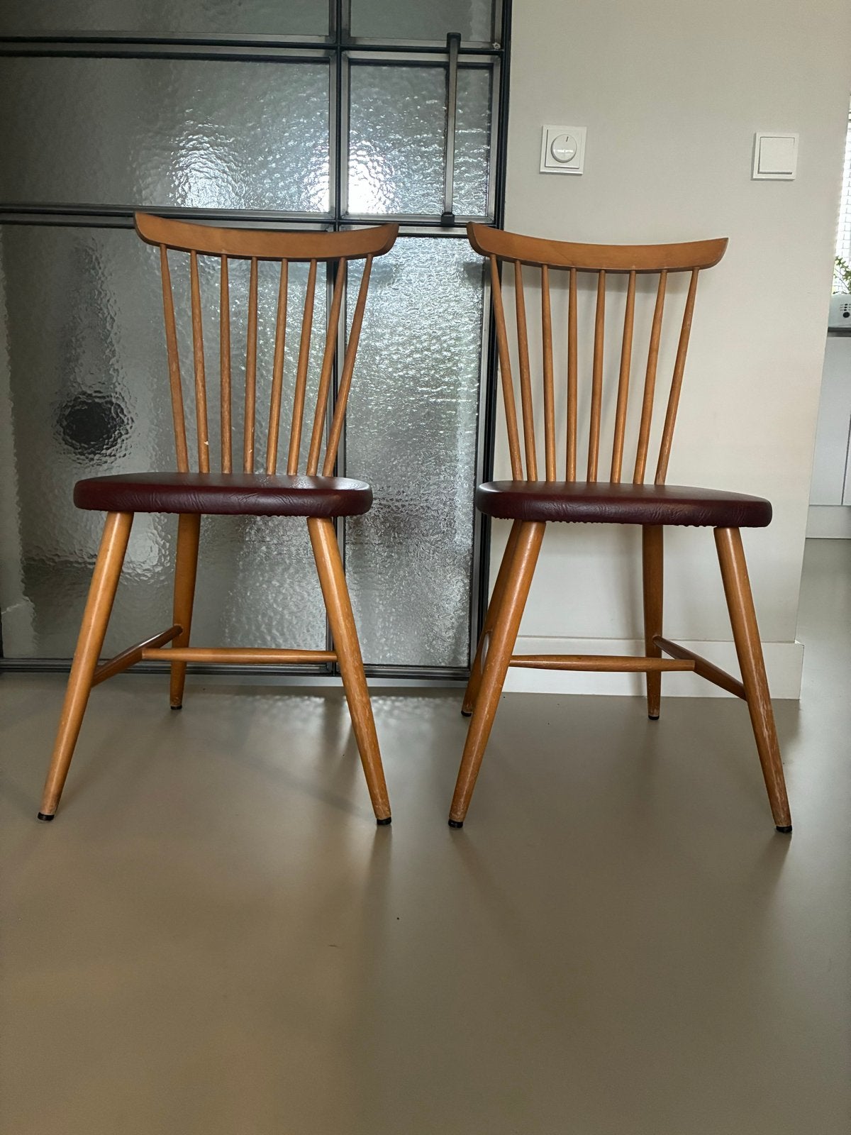 Vintage houten spijlen stoelen (2 stuks), Ophalen