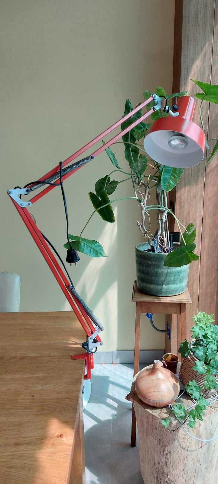 Vintage rode bureaulamp met klembevestiging, Huis en Inrichting, Ophalen, Gebruikt, Rood, Vintage