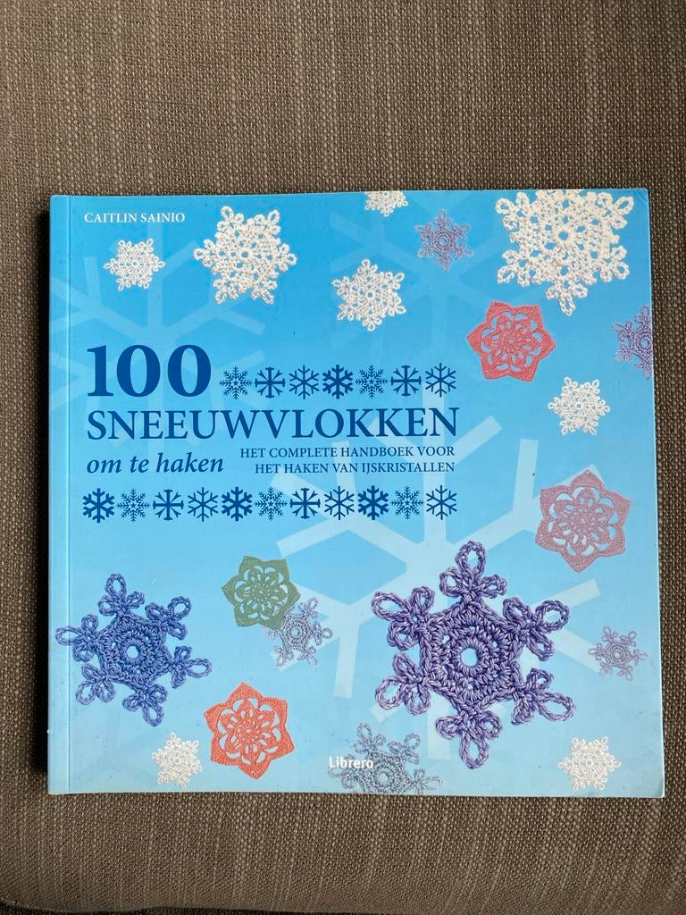 100 Sneeuwvlokken om te haken - Caitlin Sainio, Ophalen of Verzenden, Gelezen, Breien en Haken