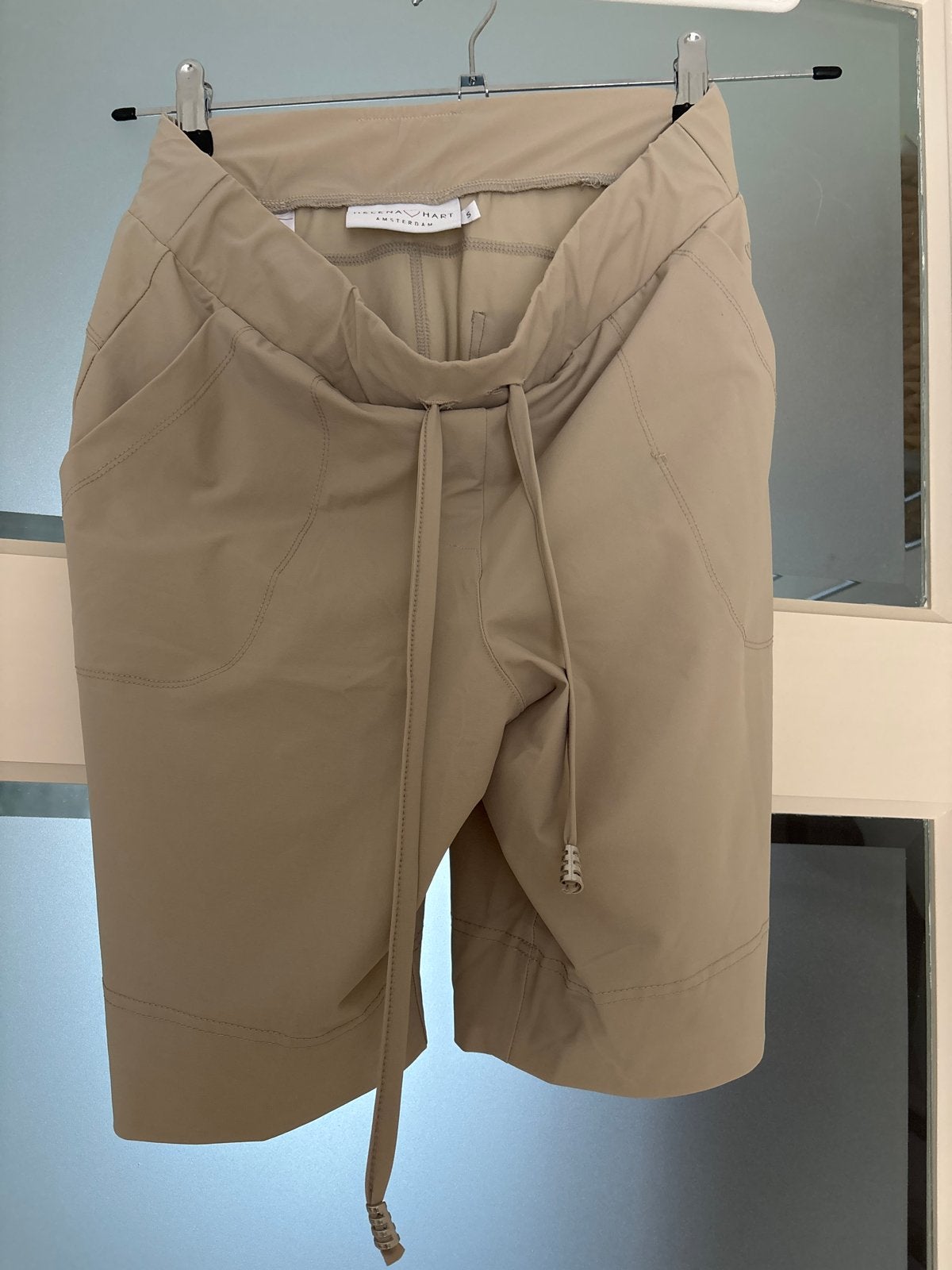 Helena Hart Amsterdam travelstof Korte Broek Maat S, Kort, Beige, Ophalen of Verzenden, Zo goed als nieuw