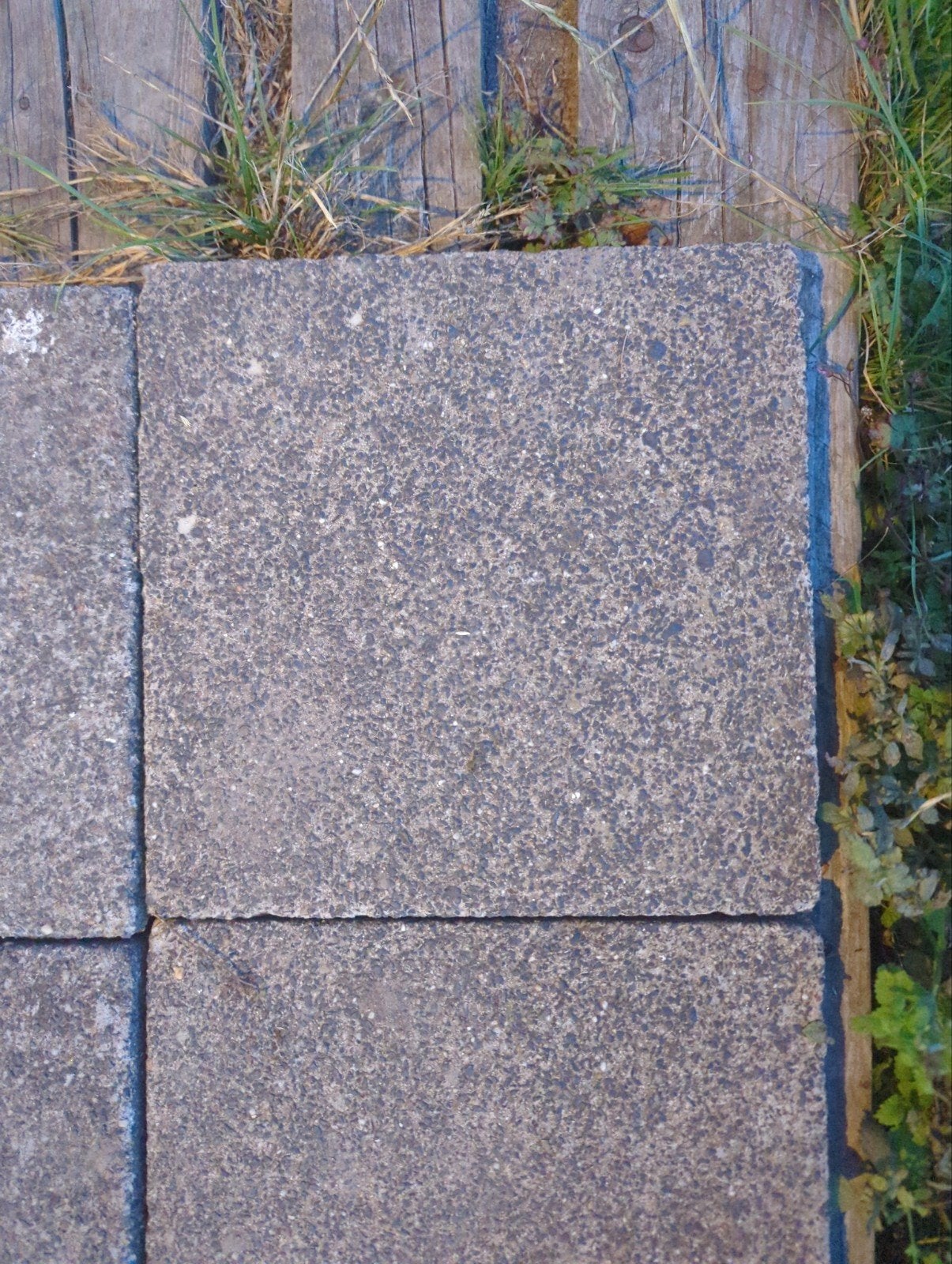 Gratis af te halen: 300 stoeptegels 30x30 (granito/beton), Tuin en Terras, Tegels en Klinkers, Ophalen, Gebruikt, 10 m² of meer