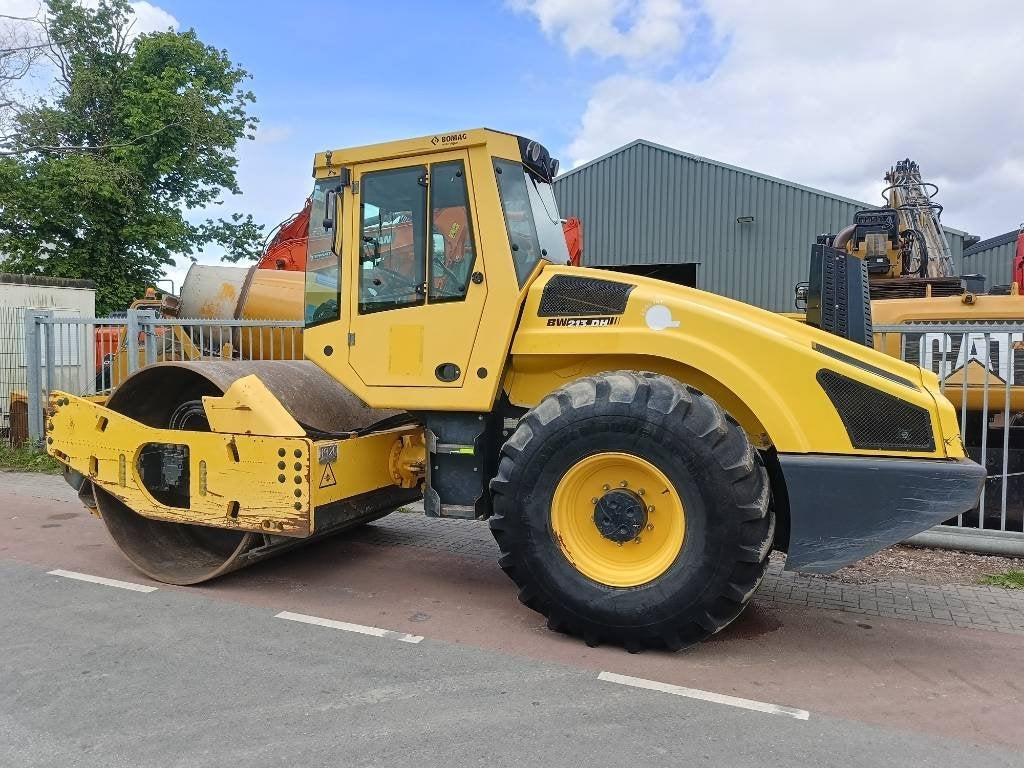 Bomag BW 213 D H-4 i wals roller compactor (bj 2016)