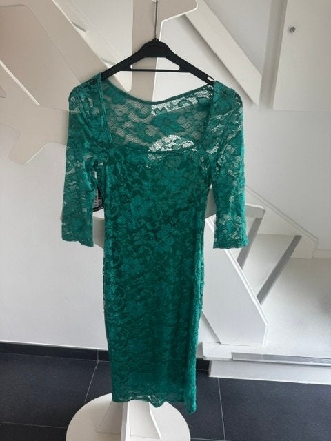 Groene kanten cocktailjurk S nieuw met kaartje, Nieuw, Ophalen of Verzenden, Knielengte, Maat 36 (S)