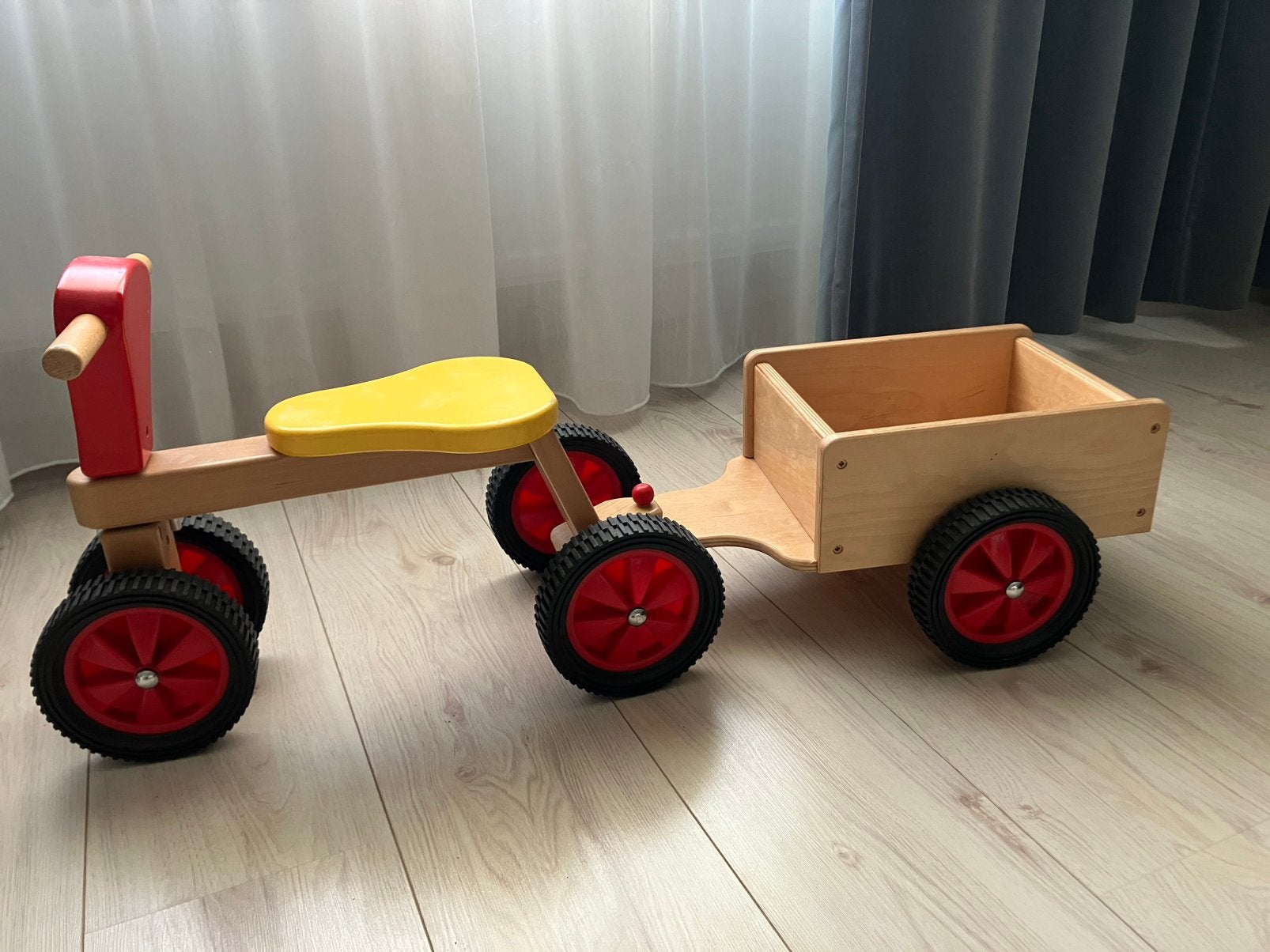 Houten loopfiets met aanhangwagen van Allehand, Ophalen, Zo goed als nieuw, Loopfiets