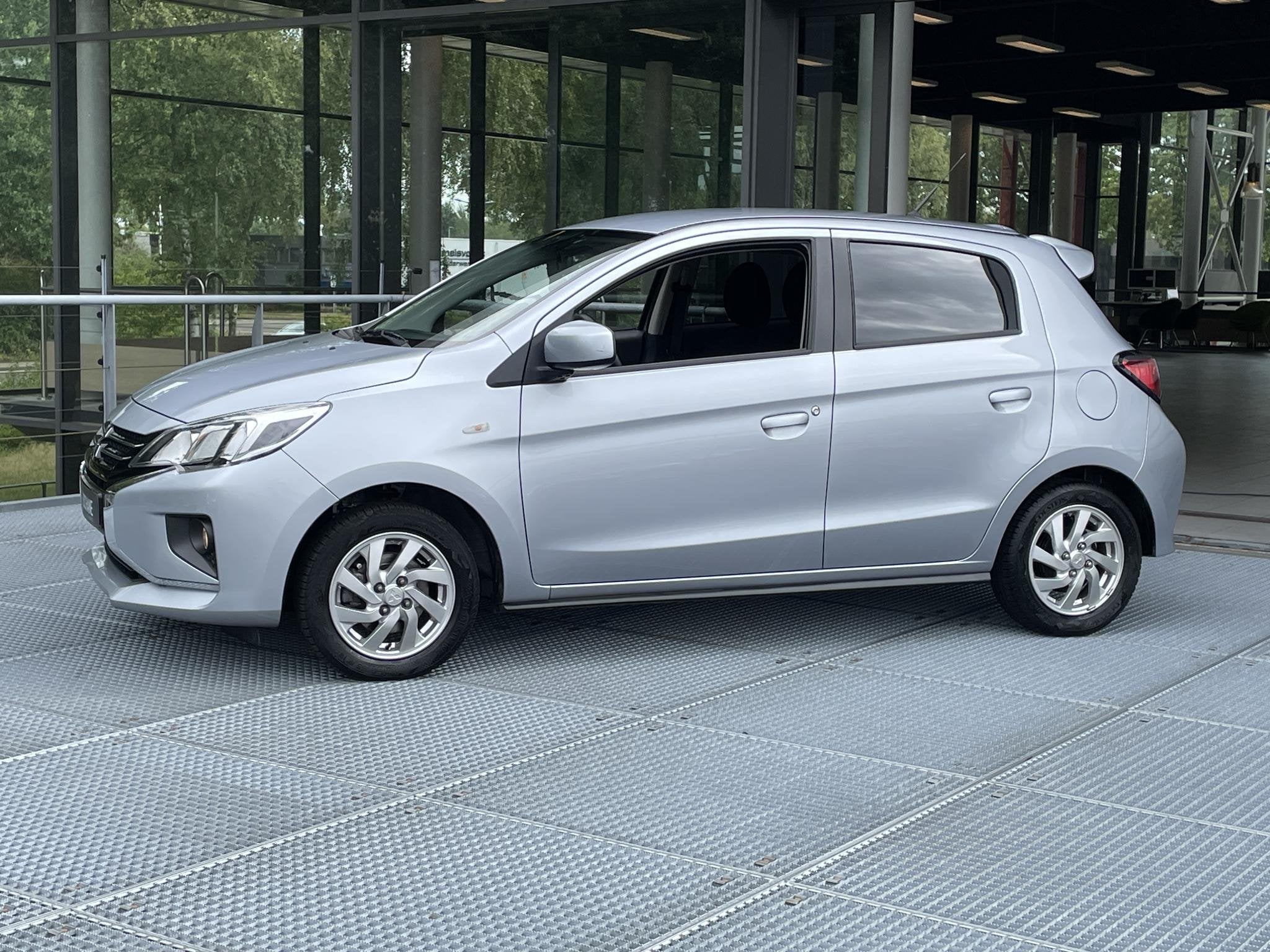 Mitsubishi Space Star 1.2 Dynamic | Navigatie via CarPlay /, Auto's, Voorwielaandrijving, Dealer onderhouden, Stof, Gebruikt