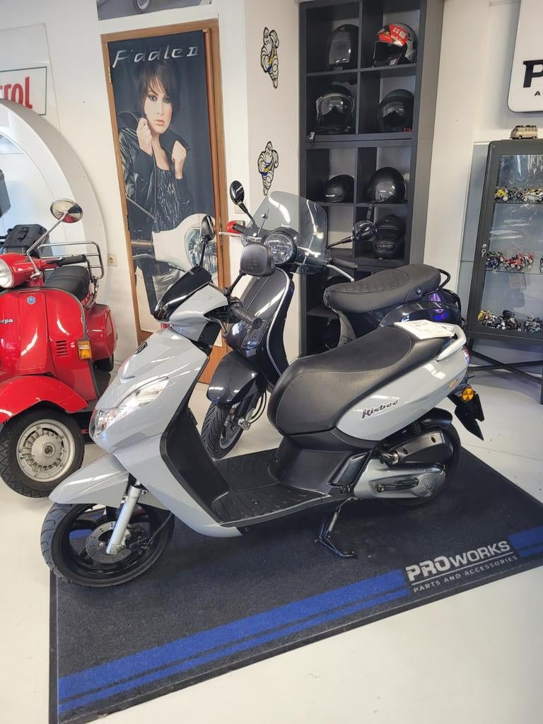 Peugeot kisbee Bouwjaar 2020 AANBIEDING, Fietsen en Brommers, Scooters | Peugeot, Overige modellen, Maximaal 45 km/u, Zo goed als nieuw