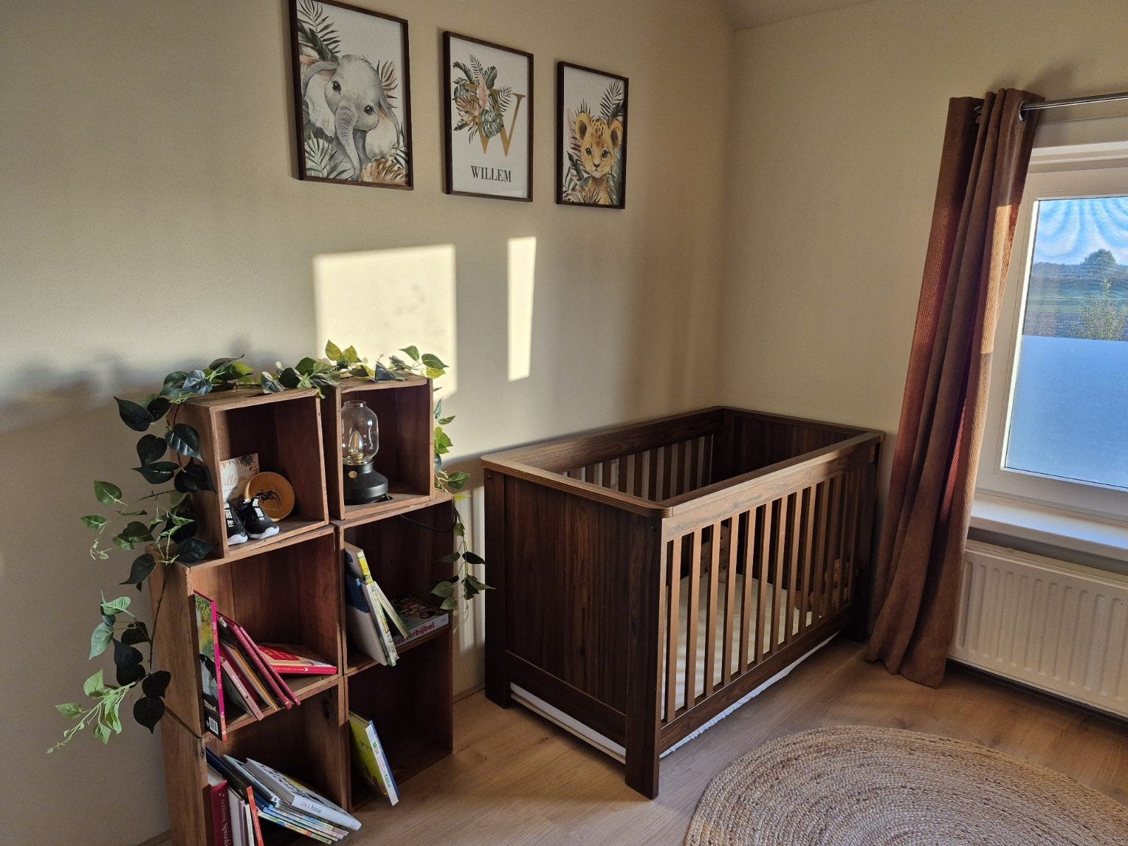 (complete) Babykamer Walnoot/donker houtlook, Kinderen en Baby's, Ophalen, Zo goed als nieuw, Jongetje of Meisje