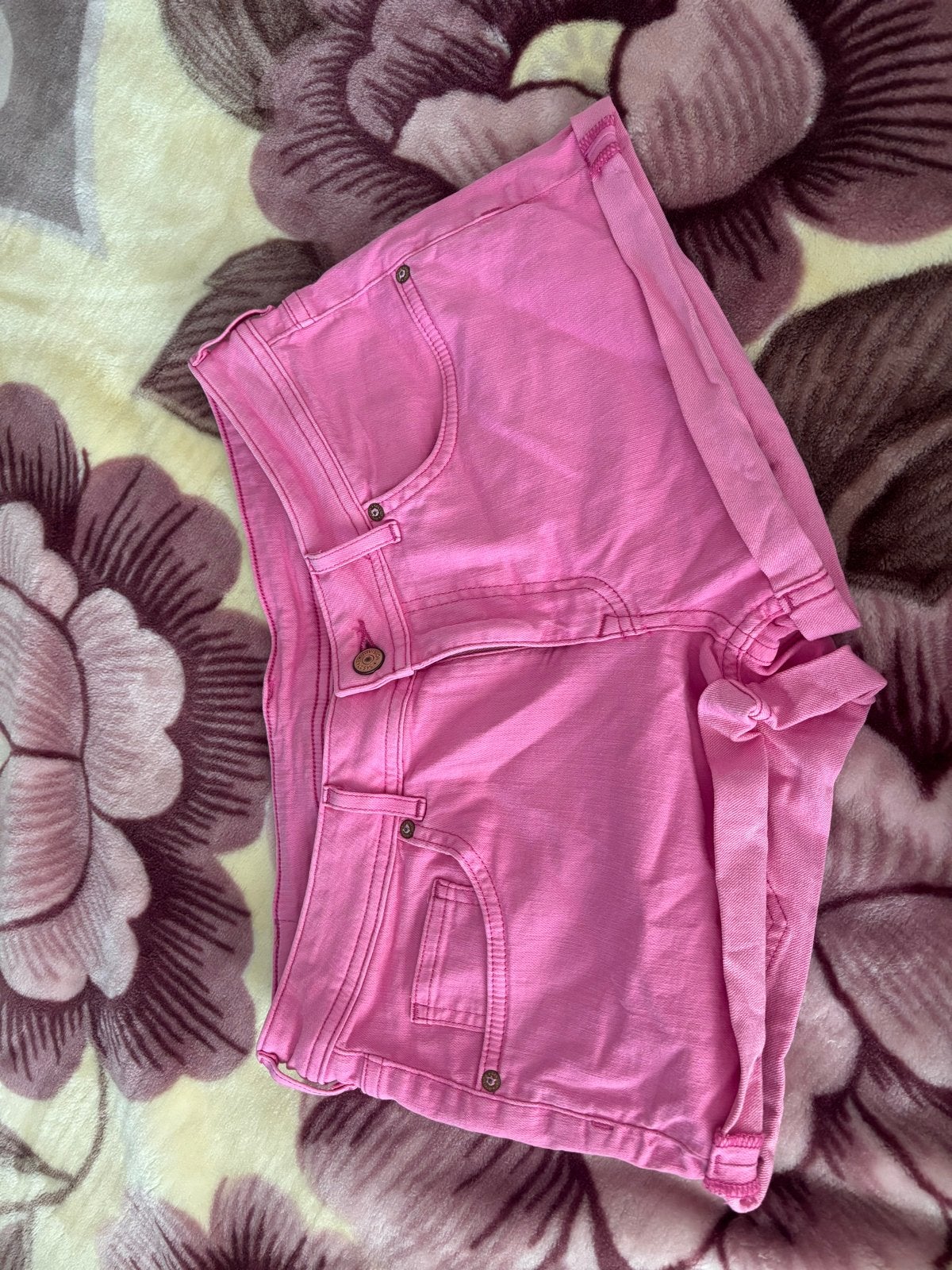 Roze korte broek H&M Divided - Nieuw, Kleding | Dames, Ophalen of Verzenden, Nieuw, Roze, Kort