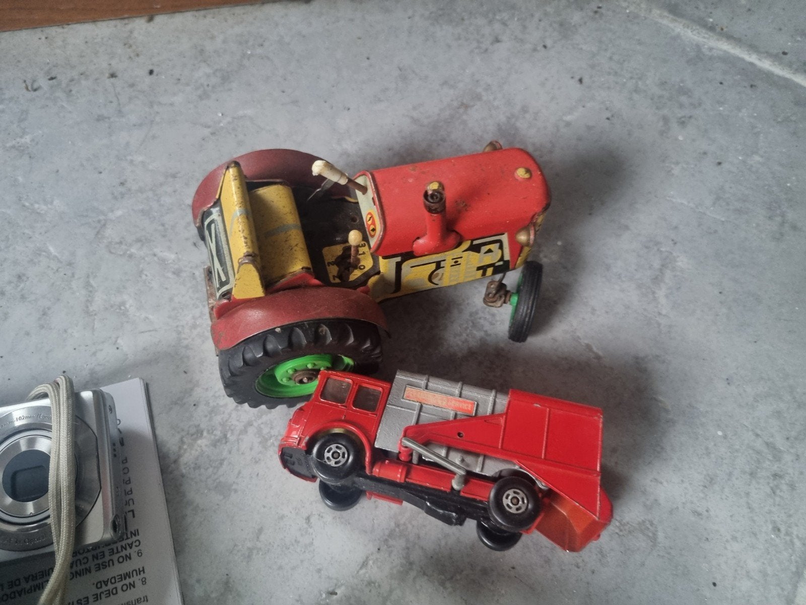 Vintage speelgoed: tractor en vrachtwagen, Ophalen of Verzenden, Gebruikt