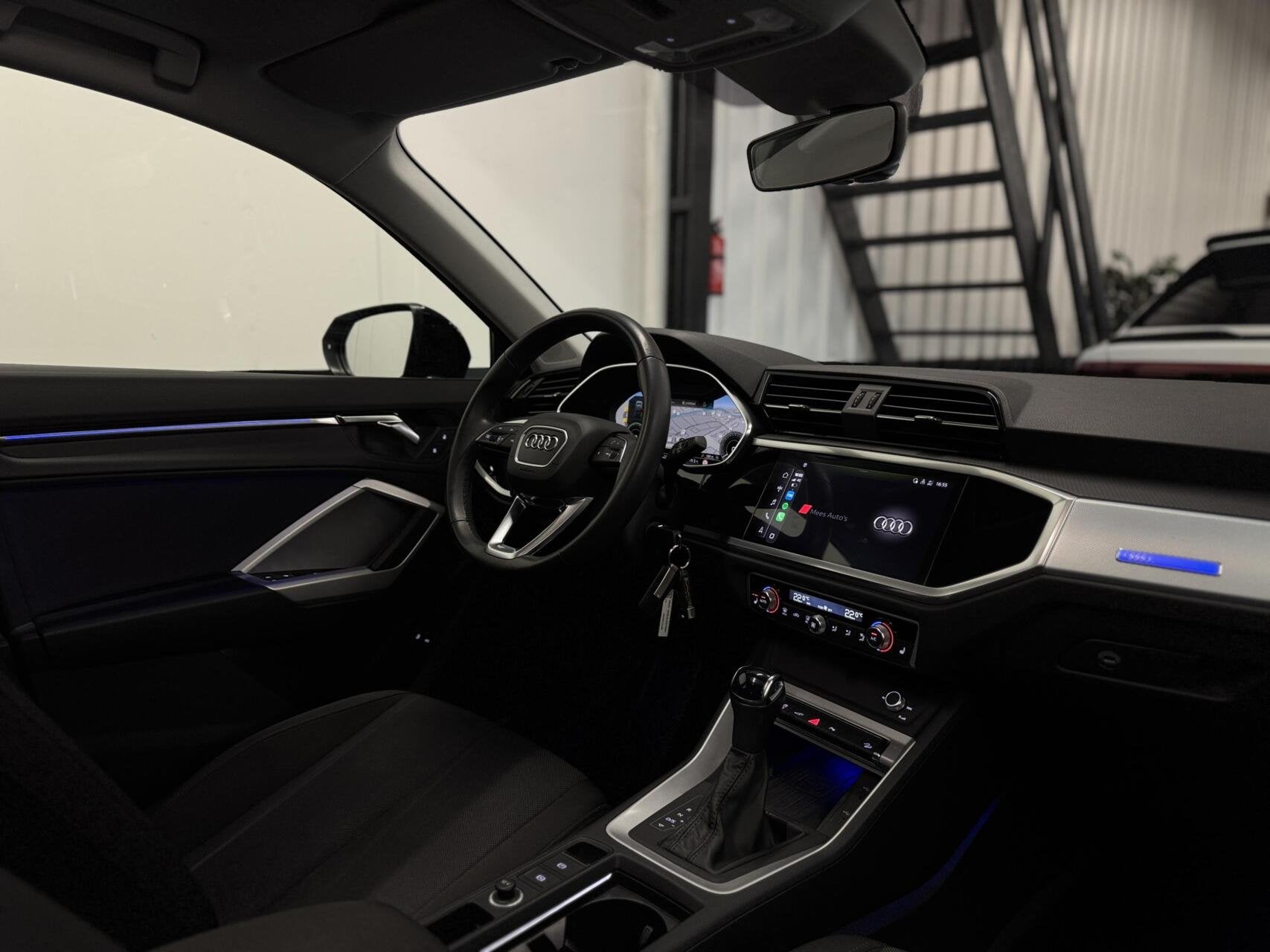Audi Q3 Sportback 45 TFSI e S Edition|Pano|Ambiance|20 inch|, Auto's, Stof, Gebruikt, Met garantie (alle), Zwart