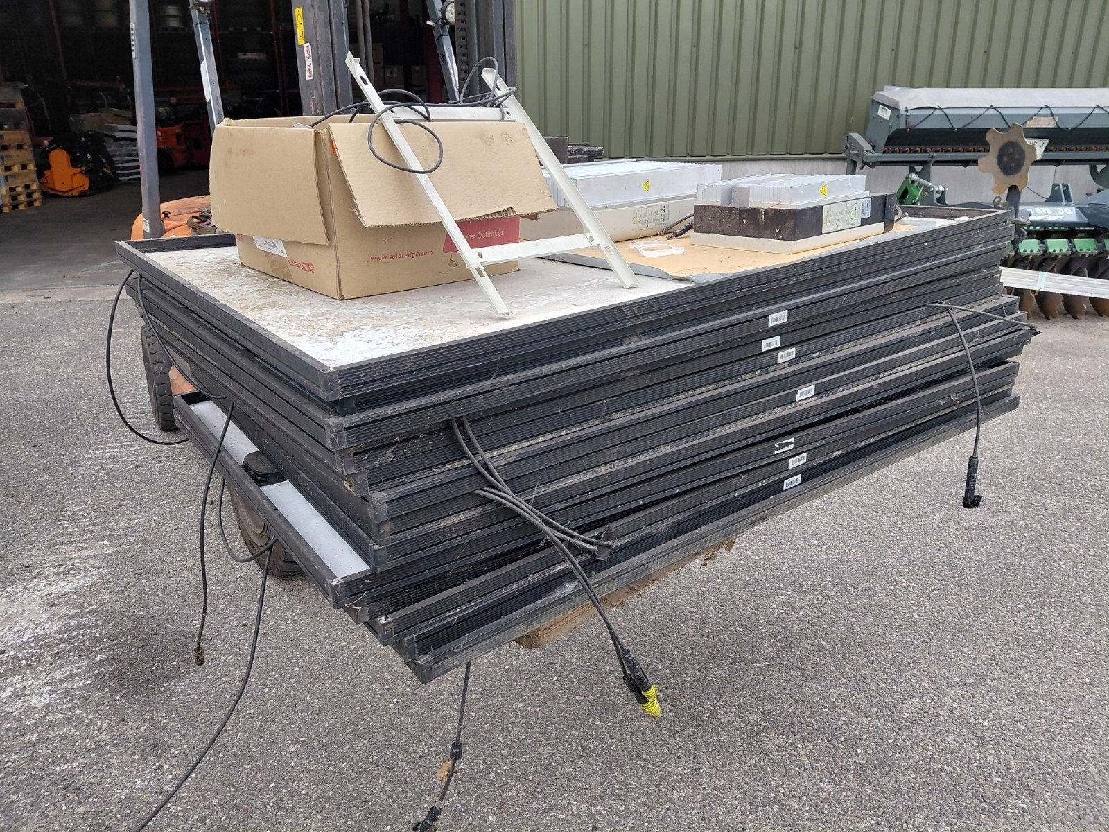 Zonnepanelen set met omvormers en bevestigingsmateriaal, Ophalen