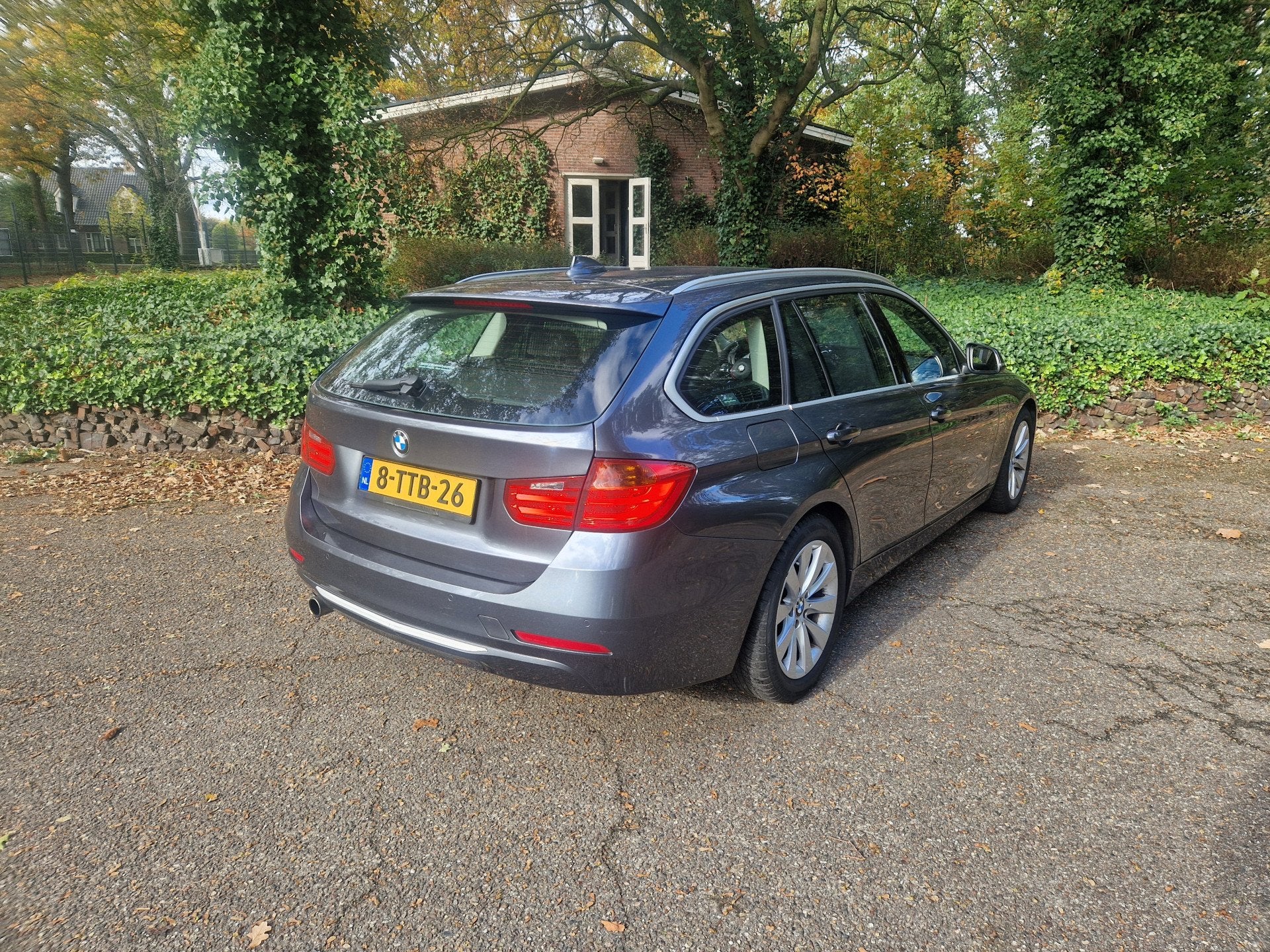 BMW 3 Serie Touring 316i Executive, LEER AUTOMAAT, 2014, Auto's, Automaat, Gebruikt, Euro 6, 4 cilinders