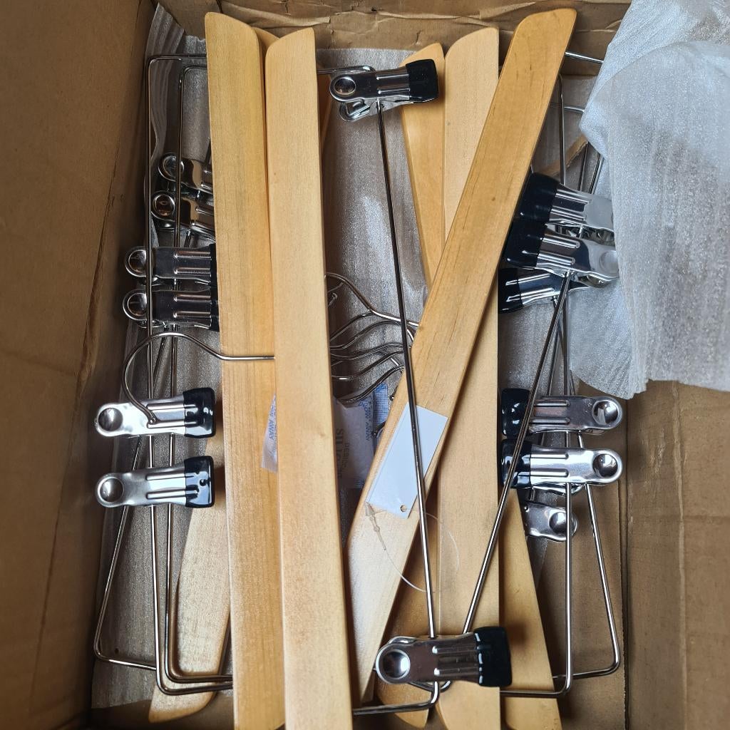 Houten klerenhangers.Wooden Clother Hangers, Ophalen of Verzenden, Nieuw, Hout, Kinderen en Volwassenen