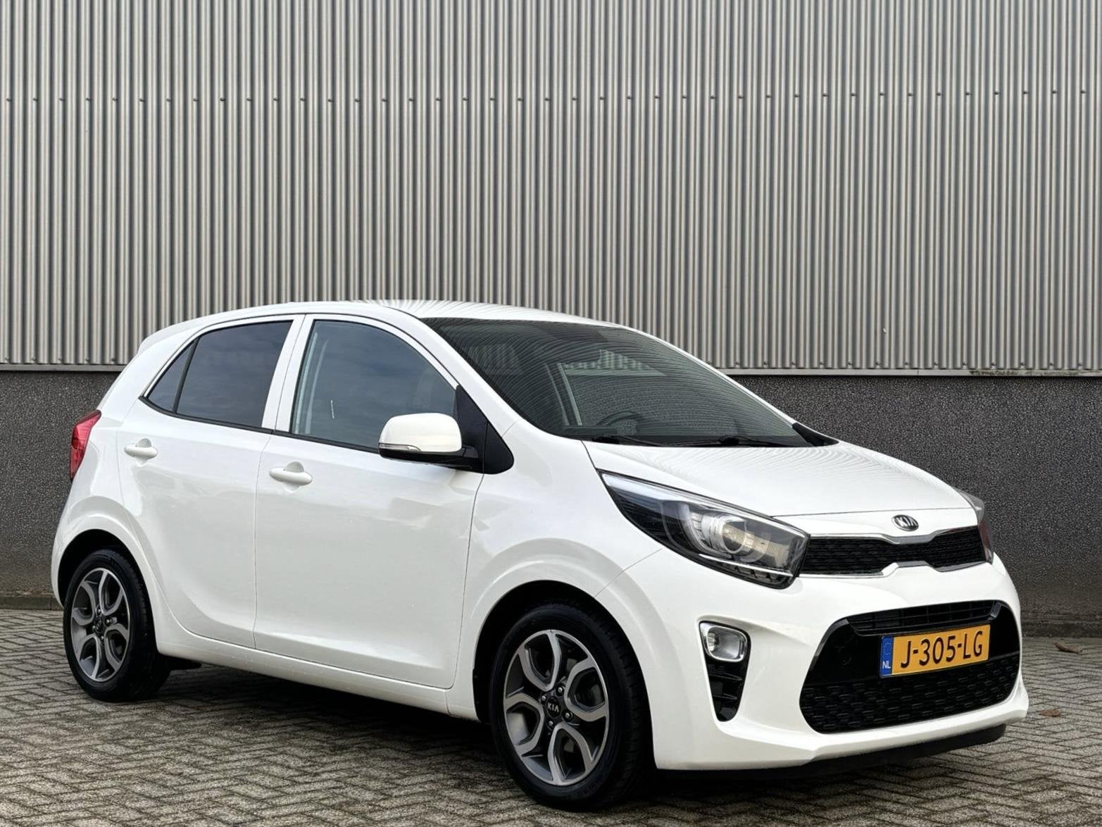 Kia Picanto 1.0 MPi 67pk 4-zits DynamicPlusLine Navigatie |, Auto's, Voorwielaandrijving, Gebruikt, 4 stoelen, Wit