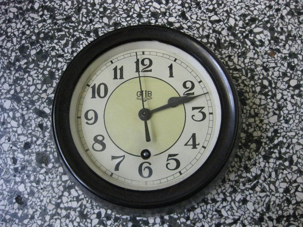 Vintage GUB Glashütte Bakelieten Wandklok, Ophalen of Verzenden