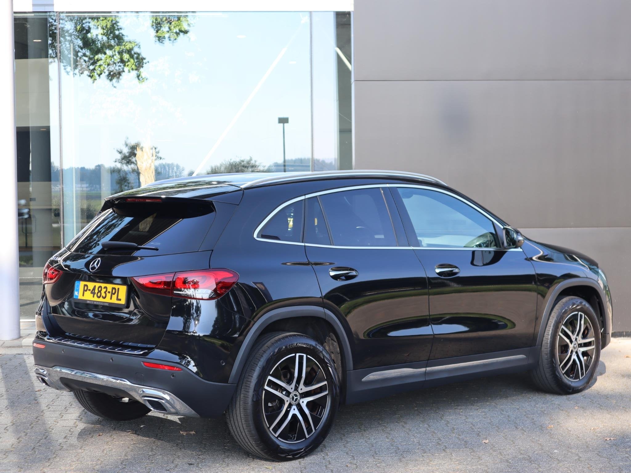 Mercedes-Benz GLA-klasse 180 Luxury Line, Auto's, Dealer onderhouden, Gebruikt, 4 cilinders, Zwart