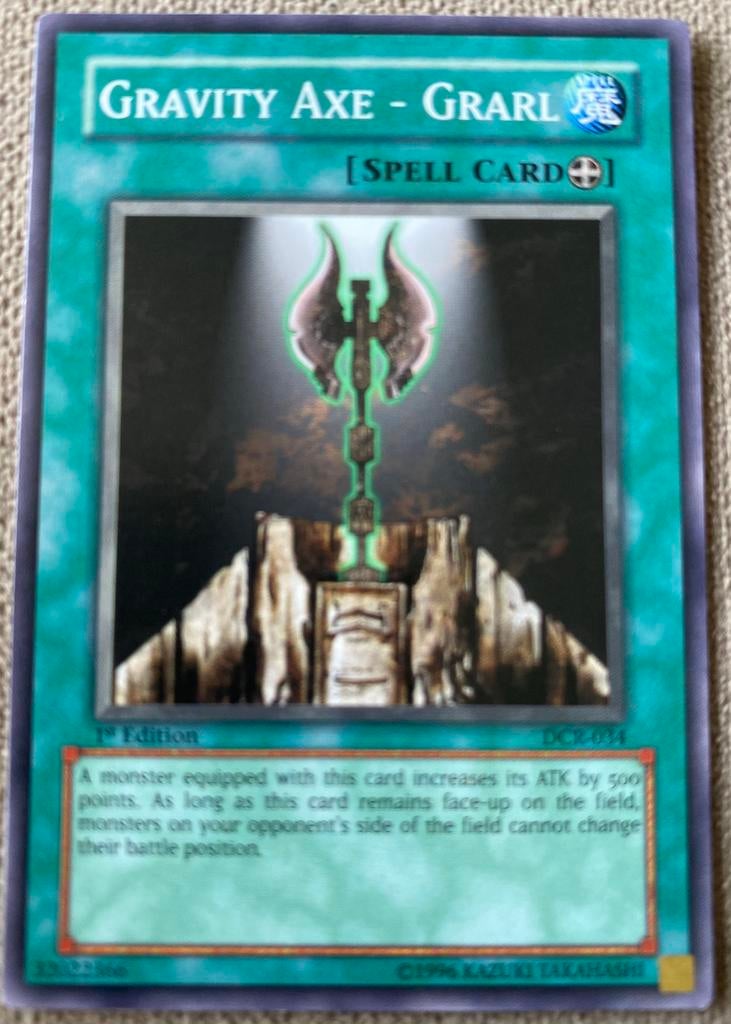 Yu-Gi-Oh! Gravity Axe - Grarl DCR 1st Edition !, Ophalen of Verzenden, Zo goed als nieuw, Losse kaart