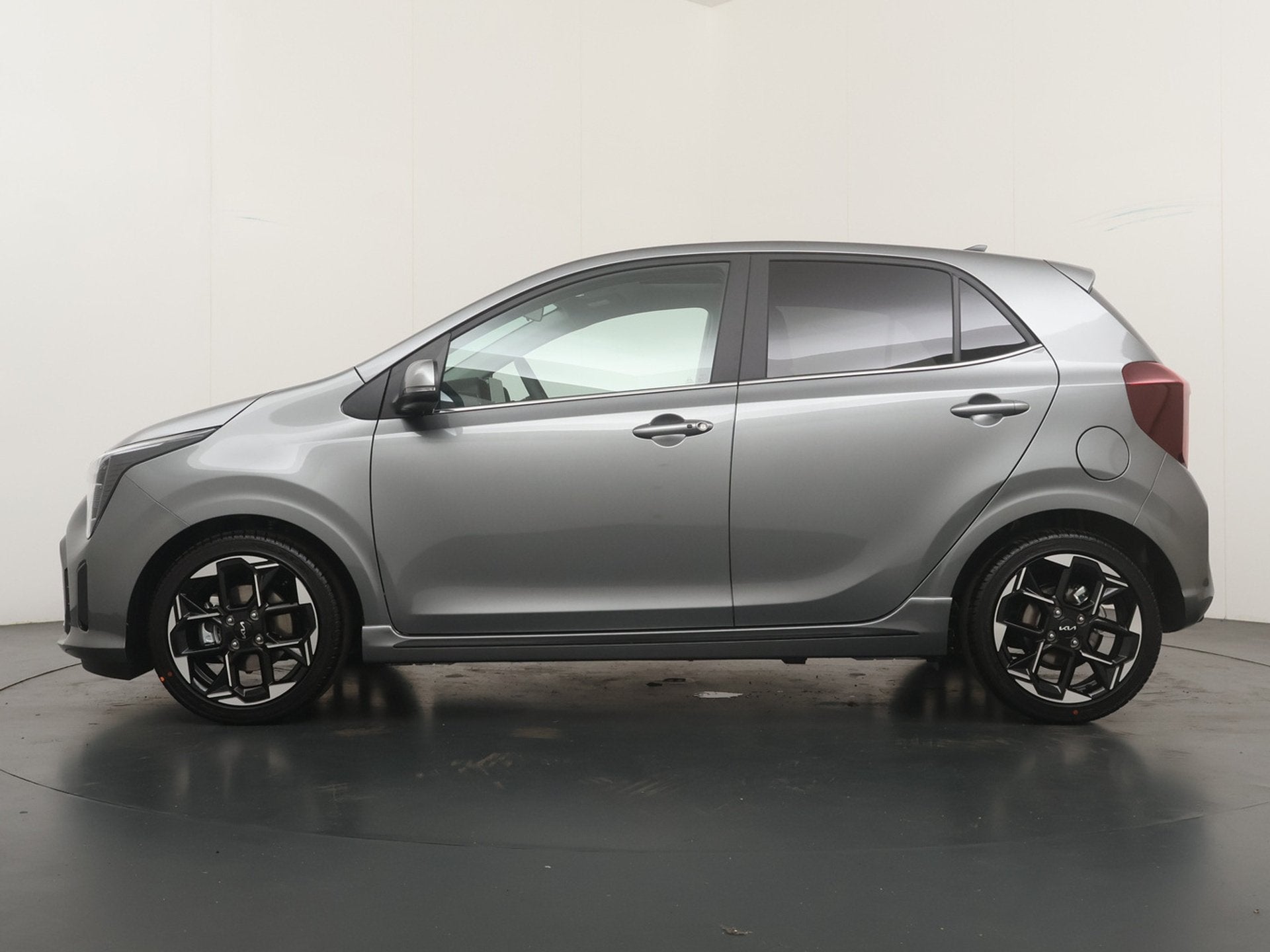 Kia Picanto 1.0 GDi GT-Line - Navigatie - Achteruitrijcamera, Voorwielaandrijving, Dealer onderhouden, Zwart, 918 kg