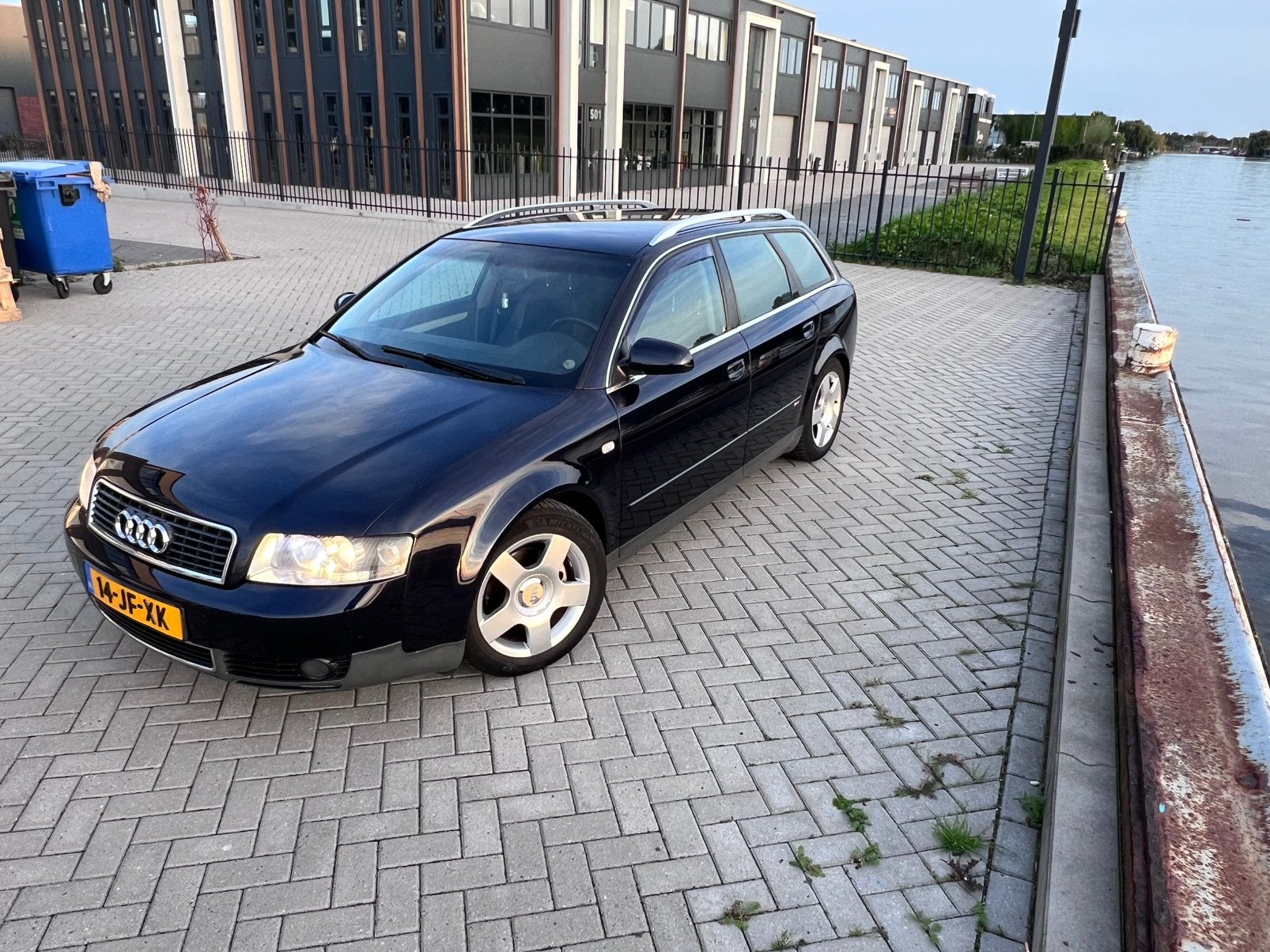 Audi A4 1.8 Avant 110KW 2002 Blauw S-Line, Auto's, Voorwielaandrijving, 4 cilinders, Blauw, A4
