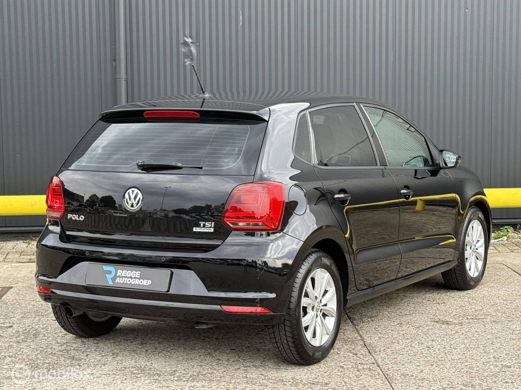 Volkswagen Polo 1.2 TSI Highline |AUTOMAAT|CRUISE|PDC|, Gebruikt, 4 cilinders, 1039 kg, Zwart