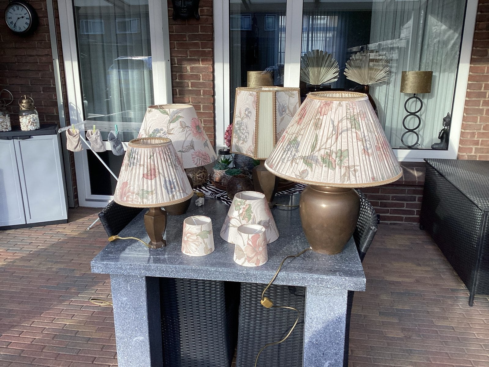 Diverse lampen en lampenkappen met bloemmotief, Ophalen