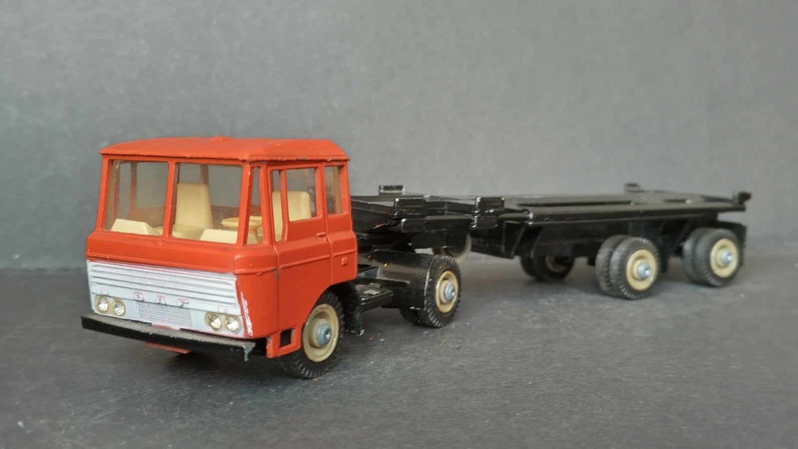 Daf 2600 Container oplegger 1:50 Lion Car Pol, Verzenden, ., Zo goed als nieuw, Lion